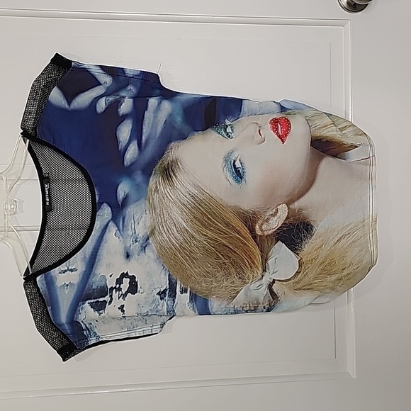 TAYLOR SWIFT Graphic Shirt with Mesh Size M/L - Picture 3 of 17